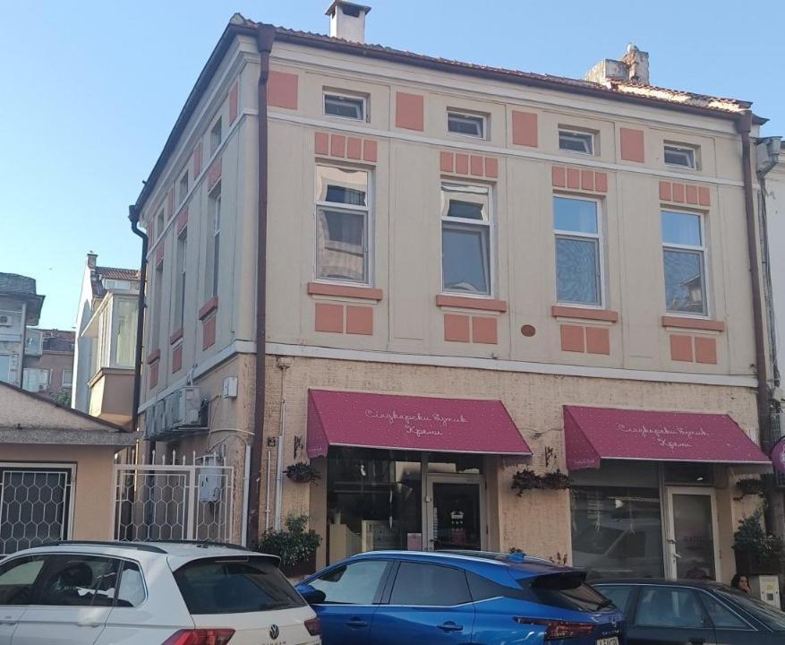 The Central House 1 Burgas Bagian luar foto
